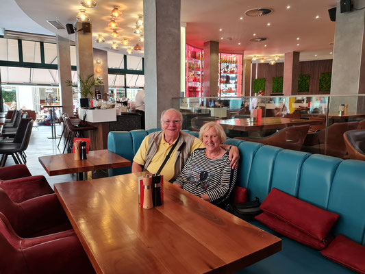 Rosemarie und Frank im Café Einstein in Koblenz