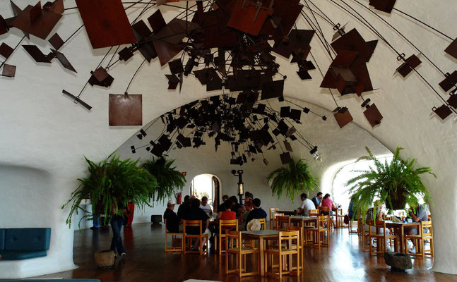 Mirador del Río. Großer Saal mit Cafeteria