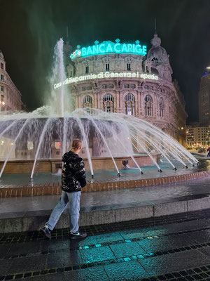 Piazza De Ferrari, Blick zum Kongresszentrum