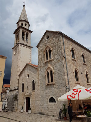 Altstadt von Budva, römisch-katholische Kirche des Heiligen Johannes des Täufers (Sveti Ivan) aus dem 15. Jh., Kirchturm von 1876