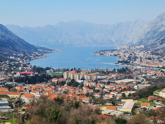 Blick von Süden auf die Bucht von Kotor