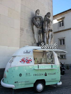 Mobiler Verkaufsstand von Frozen Yogurt