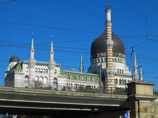 Yenidze am Morgen, Blick von der Ostra-Allee