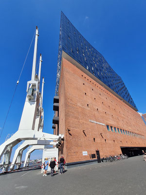 Elbphilharmonie von Osten