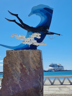 Denkmal am Hafen von Puerto Madryn
