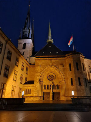 Westportal der Kathedrale unserer lieben Frau