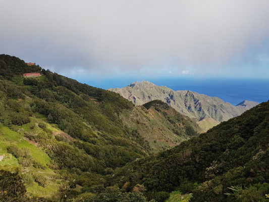 Blick vom Anaga-Gebirge nach S zum Meer