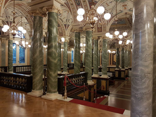 Treppenhaus in der Semperoper