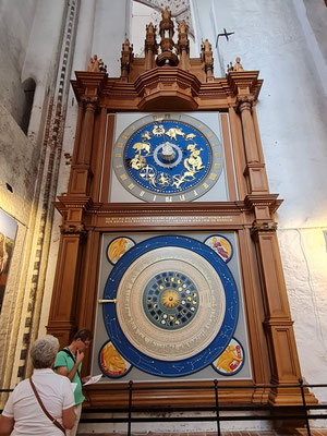 St. Marien-Kirche, die neue Astronomische Uhr