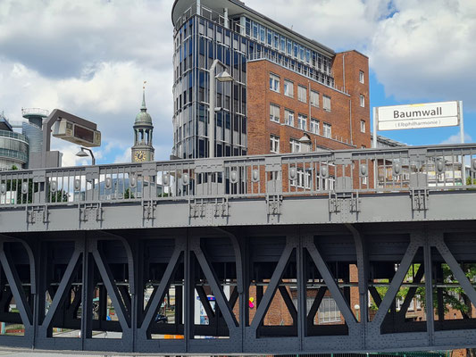 Baumwall, Haltestelle der Hochbahn