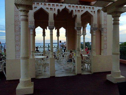 Cienfuegos. Dachterrasse des Palacio de Valle