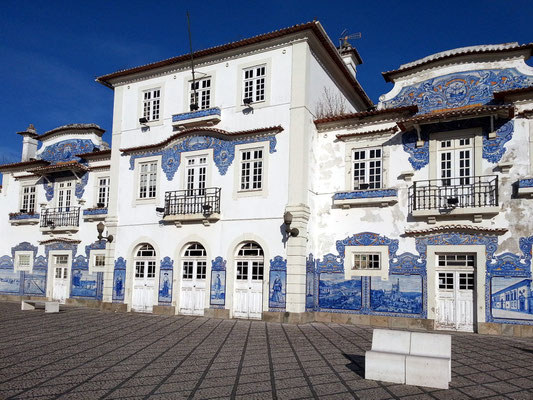 Der historische Bahnhof mit seinen charakteristischen Azulejos