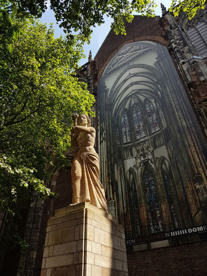 Ein heftiger Sturm führte am 1. August 1674 zum Einsturz des Mittelschiffs der Kirche. Blick auf die provisorische Westwand des stehengebliebenen Querschiffs