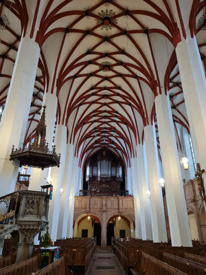 Hauptschiff der Thomaskirche