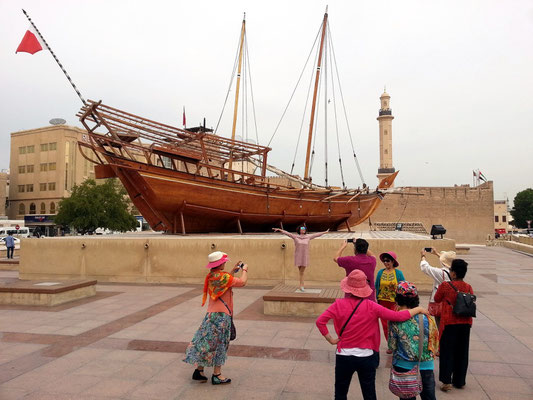 Vor dem Dubai Museum (Al Fahidi Fort)