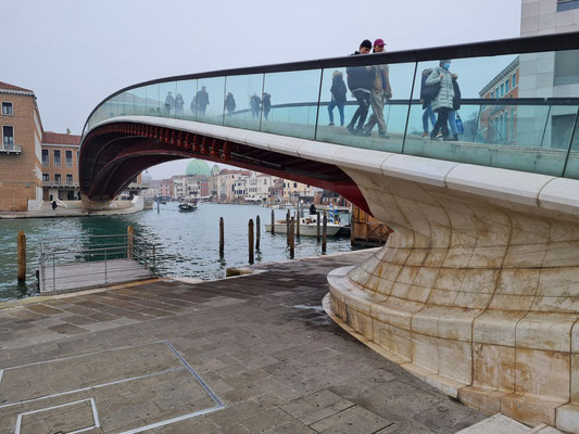 Ponte della Costituzione, gesehen von der Piazzale Roma