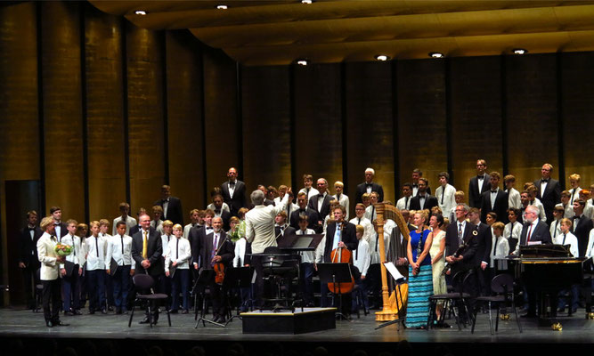 Applaus nach dem Sommernachts-Chorkonzert im Tivoli Konzertsaal am 23. 6. 2017