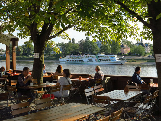 Biergarten "Genießen am Blauen Wunder"