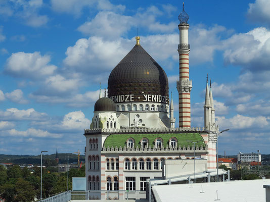 Yenidze ("Tabakmoschee") am Mittag, Blick vom obersten Stockwerk des Hotels Leonardo