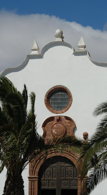 Teguise. Portal des Convento de Santo Domingo, heute Museum