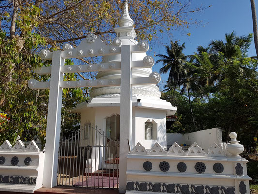 Buddha-Tempel am Polhena Beach