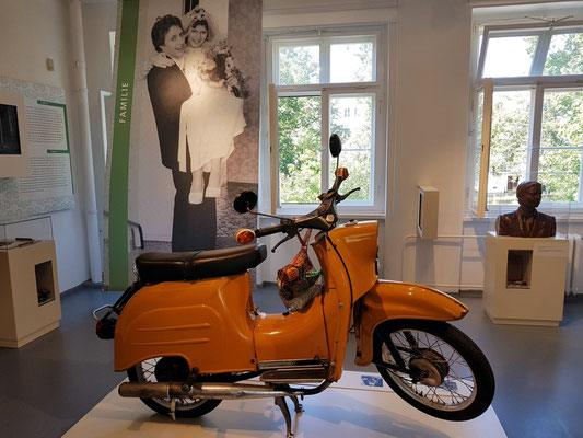 Die "Simson Schwalbe", Kleinkraftrad der DDR, das von Simson in Suhl hergestellt wurde (heute ein Kultfahrzeug)