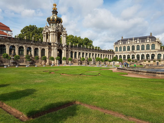 Der Zwinger, Gebäudekomplex mit Gartenanlagen. Baubeginn ab 1709 unter dem Kurfürsten August der Starke 