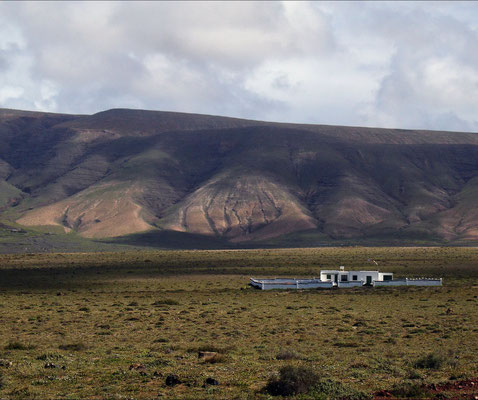 Finca an der Straße von Sóo nach La Caleta, Playa de Famara