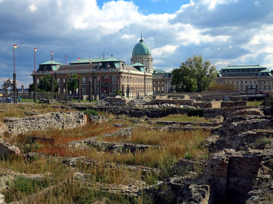 Blick zum Burgpalast