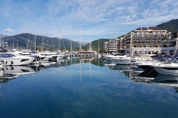 Neuer Yachthafen Porto Montenegro in Tivat, Konkurrenz zum Yachthafen von Monte Carlo