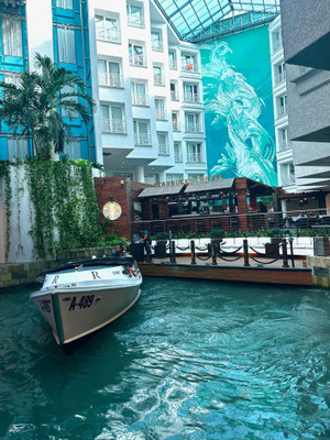 Oranjestad, Renaissance Mall
