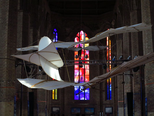 Flugobjekte von Otto Lilienthal in der Nikolaikirche in Anklam