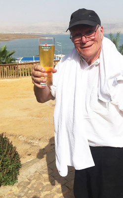 Prosit, die drei Damen! Das kühle Bier war ein Hochgenuss bei trockenen 37 Grad Celsius (Foto: Heti W.)