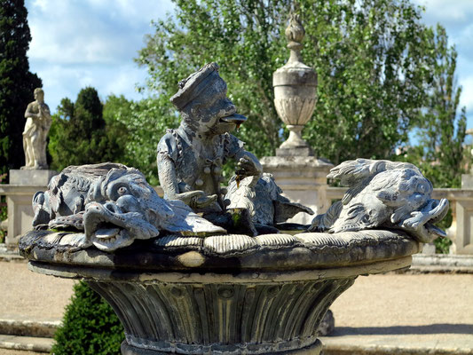 Einer der beiden Affenbrunnen