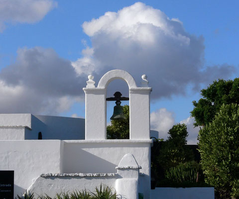 Fundación César Manrique, Glockenturm