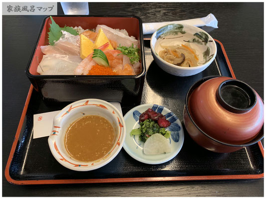 きららの湯海鮮丼