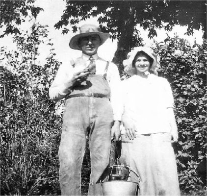 Apple Picking Time: Lester Pipgras & Violet Johnson