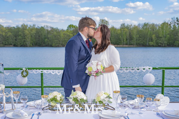 #brautkleid  #love #brautstrauss #flowers #weddingdress #braut #hochzeit   #instawedding #instagood  #liebe #photography #hochzeitskleid #berlin #Brandenburg #love #weddingclip , #happy #summer #beautiful #falkensee  #dalgow #standesamt #love