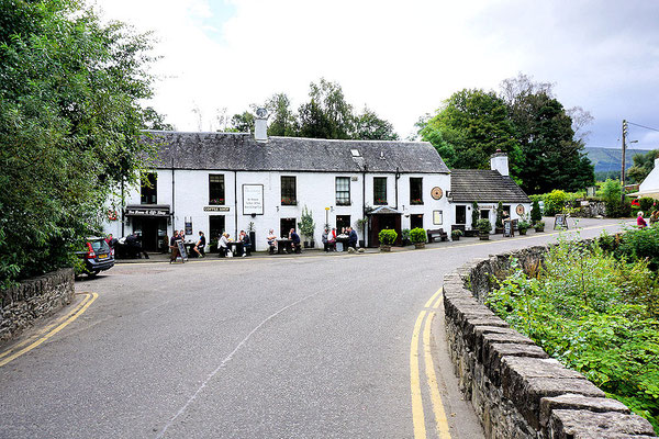 Touristentreff beim Falls of Dochart bei Killin