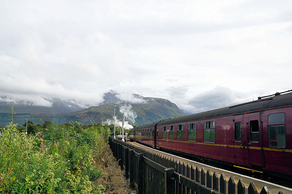 Jakobite Steam Train