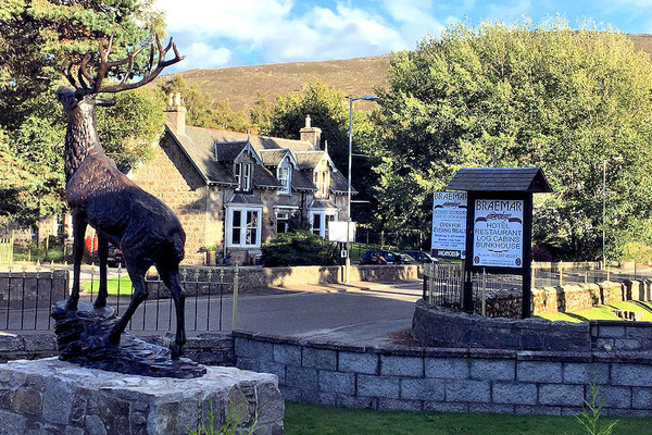 Braemer / vom Lodge Hotel Blick zur Callater Lodge