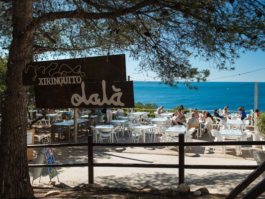 Cala de Baladrar, Restaurant Xiringuito Olala