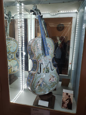 violoncelle de faïence