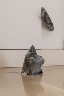 Ben Goossens: rocky glitch, Sprühlack auf Papier / Supernature, Galerie der Künstler München, 2021 Foto: Edward Beierle