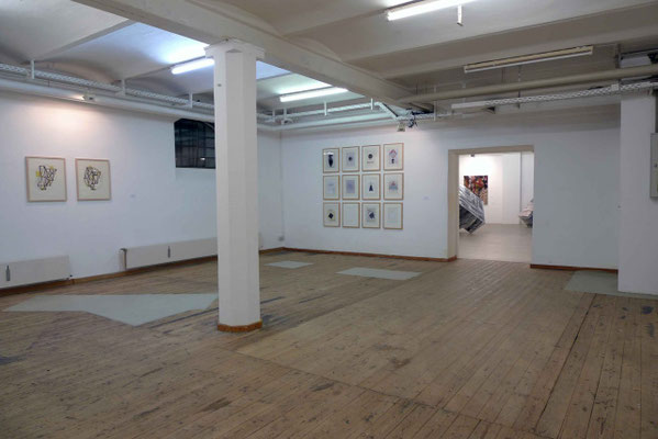 Ausstellungsansicht: ASHES, TAPES, COLOR, Haus 10, FFB  Foto: Monika Hum