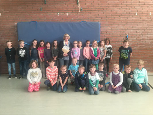 Die Klasse der Grundschule an der Burg in Krefeld