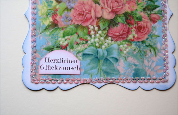 Karte "Herzlichen Glückwunsch" mit Blumenstrauß