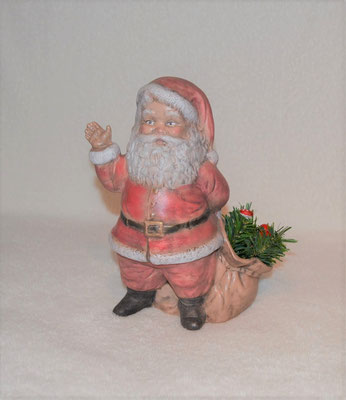 Nikolaus aus Keramik mit Weihnachtsdeko