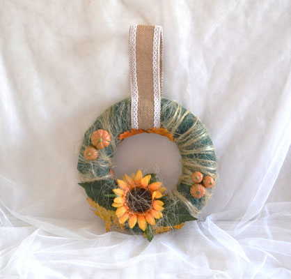 Herbstkranz Nr. 1, grün-beige-orange mit Sonnenblume