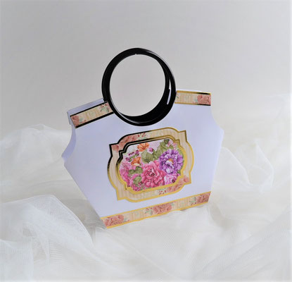 Geschenktasche weiß-bunt mit Blumenmotiv